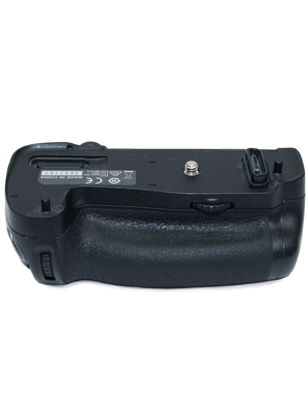Nikon MB-16 Vertical Battery Grip for Nikon D750 DSLR Camera